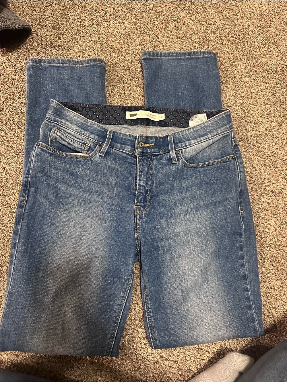 Levi's Women's Mid Blue Straight Leg Jeans